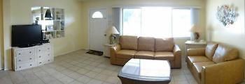 White Sands Beach Resort Холмс-Бич Экстерьер фото